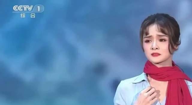 谢娜|她三次登上春晚，借王琪东风一夜成名，杨丽萍对她赞不绝口