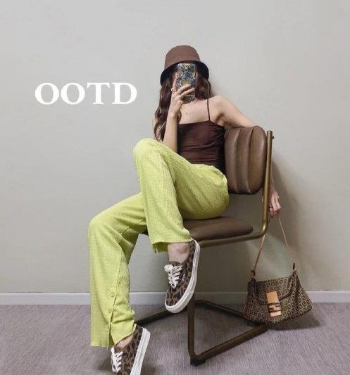 时尚专用小马甲|高级感的撞色系穿搭look，我爱了！