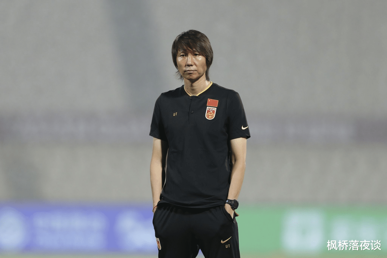 李铁|又一本土后腰被李铁低估？12强赛一场没上，回到俱乐部单场造2球！