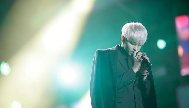 梵恩诗伊宁哥|被刑拘后，又有网友爆料吴亦凡或涉毒：原来你是这样的吴亦凡