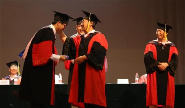 本科生|考上研究生才知道的“福利”，学历提升是“顺便”，本科生羡慕了