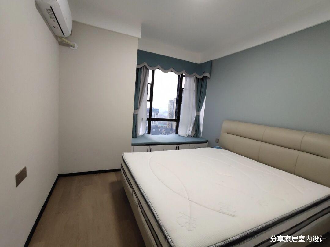 拖拉两年的新房终于可以入住,很满意地面铺灰色瓷砖,非常耐脏!