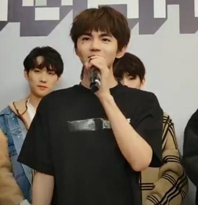 诺言|诺言《创4》群访，却被调侃“就这还打职业”？粉丝：谁菜谁知道