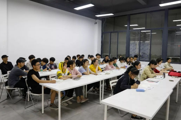 安妈育儿日|美术生巧用圆规画圆，最后作品很惊艳，网友：吃了几个打印机？