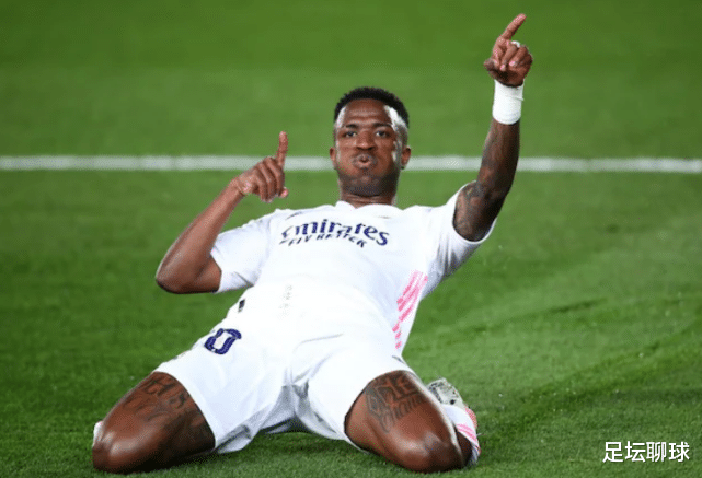 利物浦|0-2！欧冠6冠王被打爆，11分钟丢2球，后卫送乌龙助攻，克洛普无语