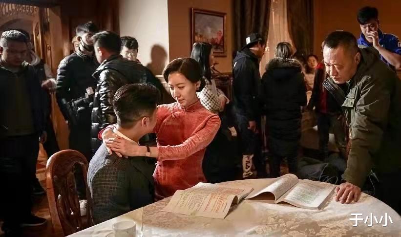 高露|17岁出道36岁走红，新剧搭档佟丽娅被怀疑是“大姨”