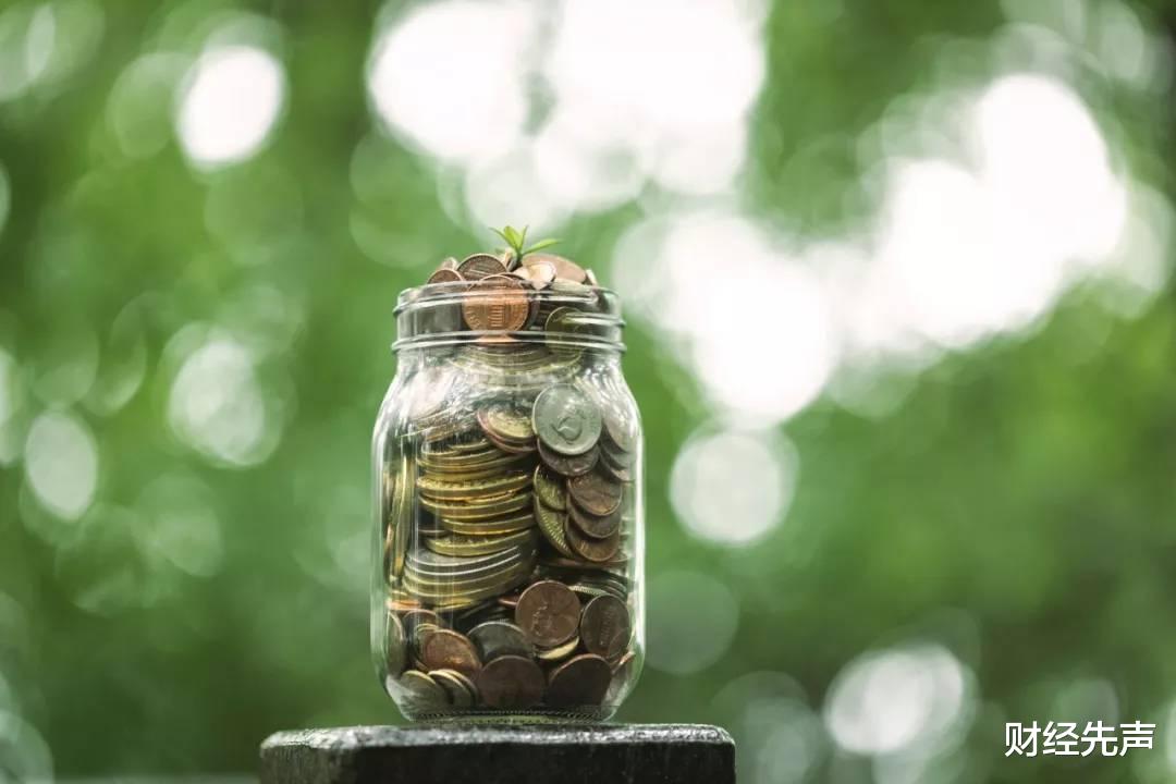 存钱与不存钱的两个人,会有哪些差距?答案来了