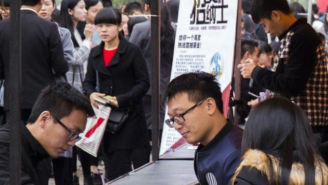 孔维静说 “返乡潮”没来，“用工荒”却先来了，为何低薪工作“抢着干”？