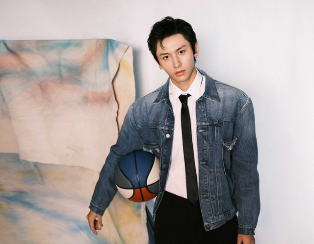 娱乐圈|“挺张”成员又添一人！言论比斩鞍更过分，依旧在娱乐圈风生水起