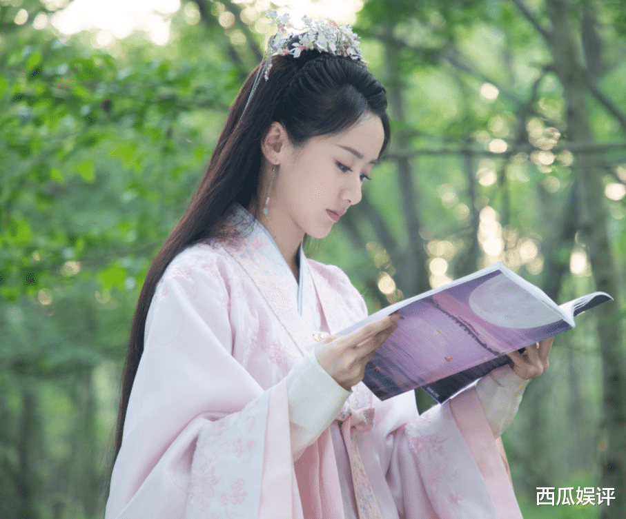 袁冰妍|袁冰妍新剧杀青不发照，搭档演员晒合照不缺席，人品人缘一目了然