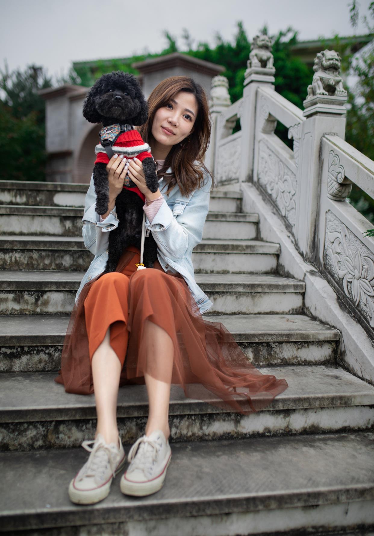 百里守刖 秋日里穿着很是吸睛时尚的小姐姐