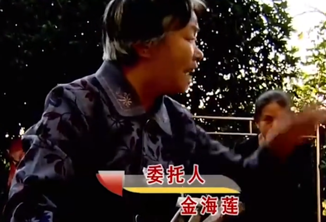 母亲有两个儿子,却将400万房产全给小儿子,还逼迫打儿媳喝农药