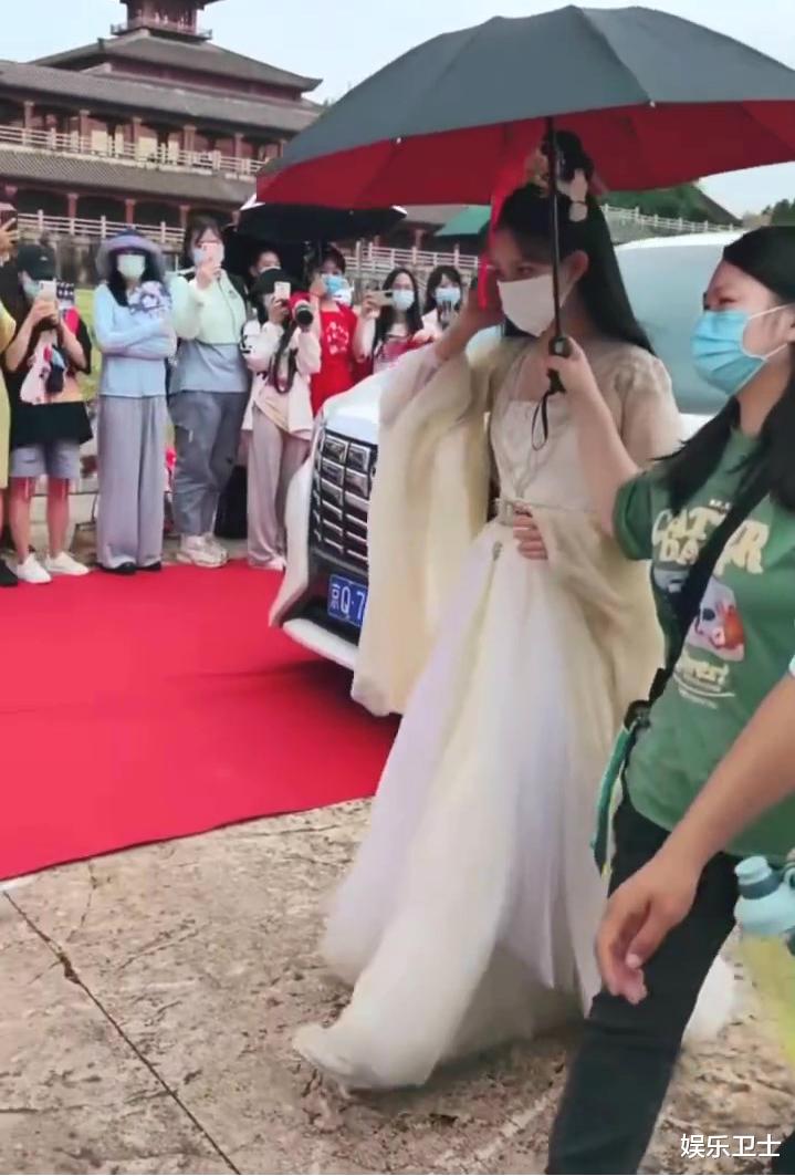 迪丽热巴|《沉香如屑》开机，剧方操作惹众怒，杨紫被孟子义艳压，全阵容剧照不带成毅