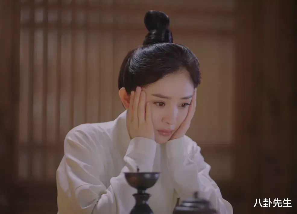 杨幂|“85花”女扮男装：杨幂杨颖唐嫣个个浓妆，倪妮刘诗诗有说服力