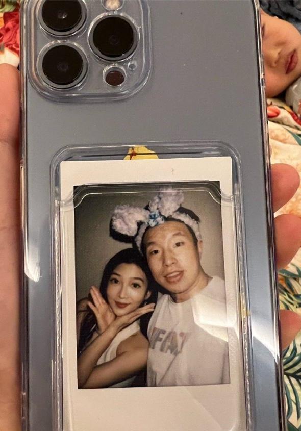 德云社|德云社饼嫂发布短视频，看到粉丝的评论饼哥急了，烧饼：请你出去