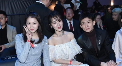 张一山|176张一山与172关晓彤拍吻戏，身高差成“槽点”，谁说谎一目了然