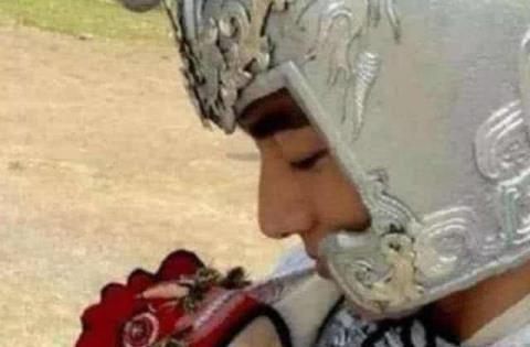 胡歌|史上最尴尬穿帮镜头，胡歌和唐嫣脖子都憋红了，导演应该提醒一下演员吧