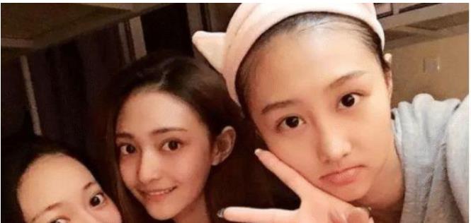 关晓彤|关晓彤:“我整个寝室最丑”,本以为她谦虚,看到合照后:我信了