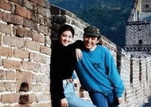 巩俐|巩俐老公罕见亮相！73岁状态如28岁小伙，难怪没选张艺谋