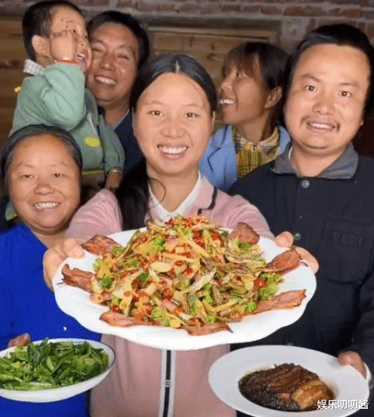 人物设定|曝牛爱芳“父母”租约到期，拿5000元回家过年，网友：坐等新演员