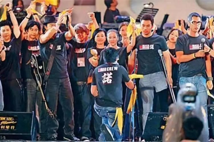 胡军|明星九大下跪名场面，有人令人唾弃，有人跪出大爱