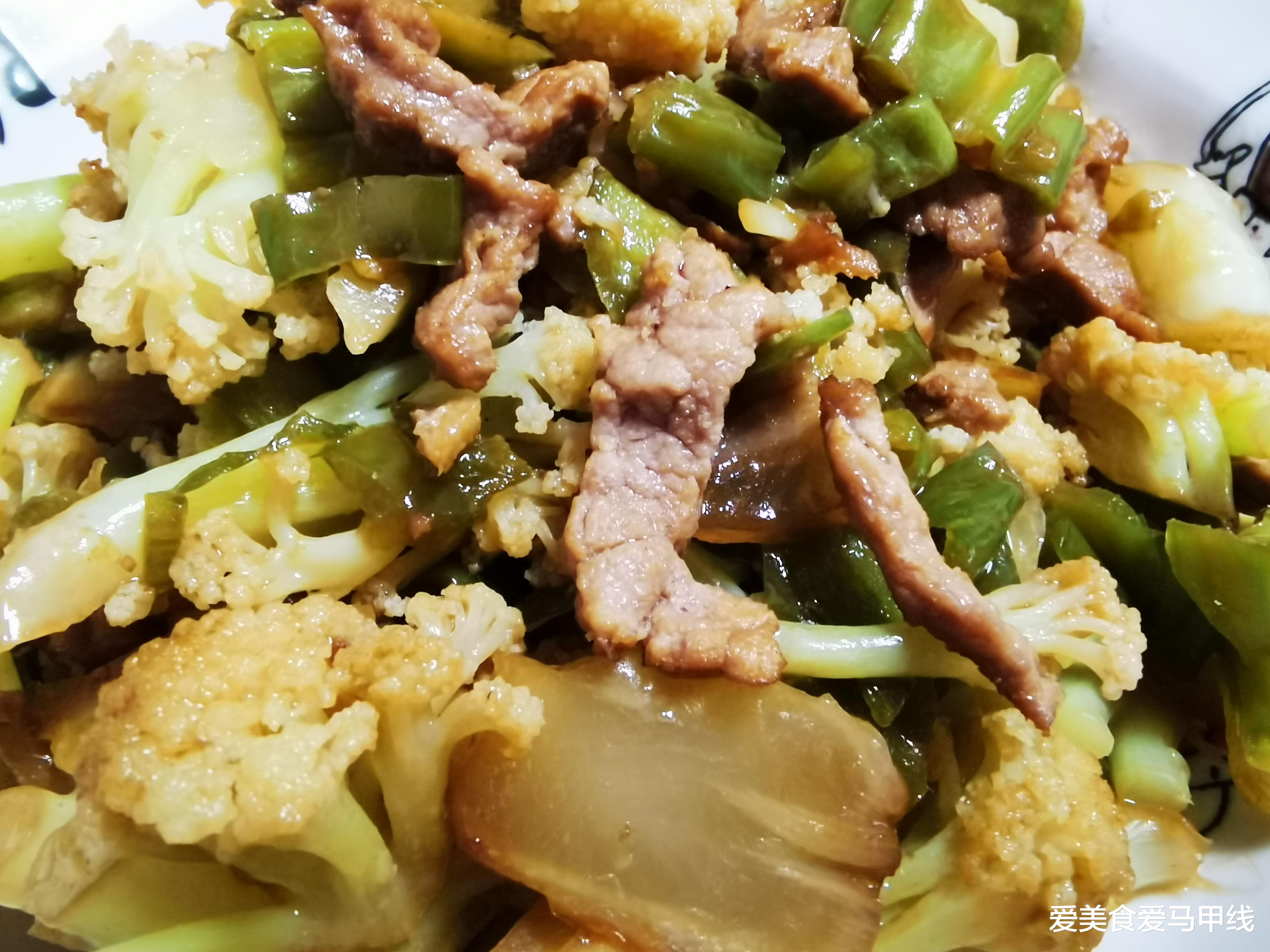 爱美食爱马甲线 都说猪肉降价了，我买的土猪肉，老板说40块钱一斤，里脊肉，我买了54块钱