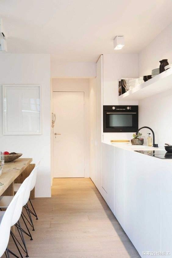 |越小的厨房，不装一个吊柜，反倒是一件好事，局部高柜到顶更实用