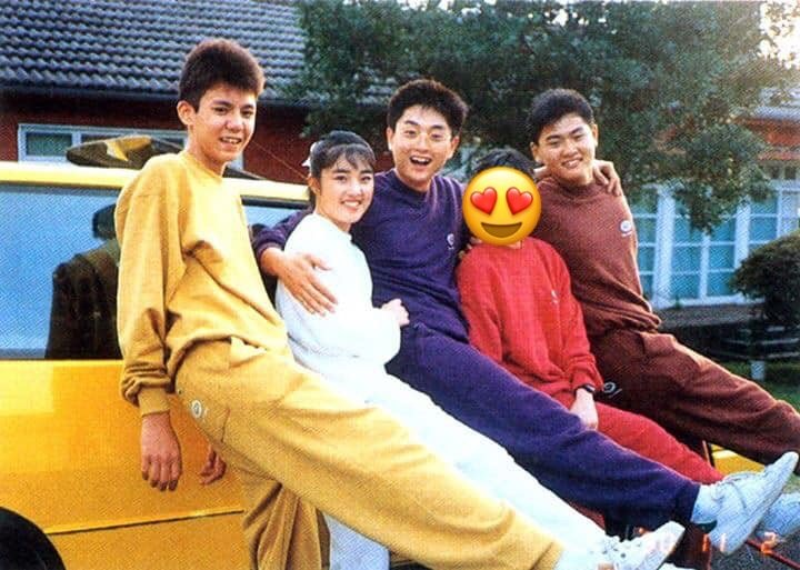 贾静雯|贾静雯“国中嫩样”曝光！李国超晒经典合照回忆：转眼30年了