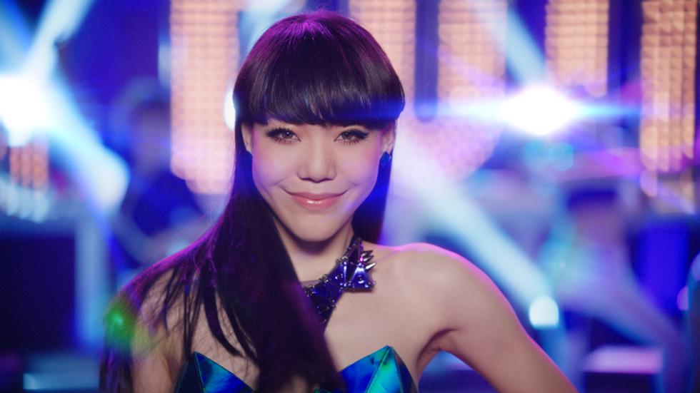 吴莫愁|地铁海报“丑哭小孩”，爆红后穿鞋四人伺候，如今现状令人唏嘘！