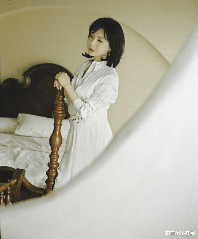 衣在配不在贵|陈数从未让人失望过,“连体裤”穿条纹衬衫外面,看着高级又显瘦