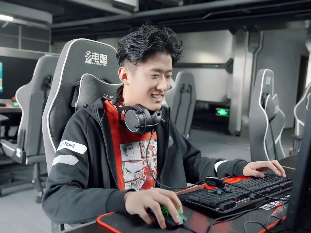 龙虎兄弟|亲兄弟一起打职业,梦三国三分月小虎专访!