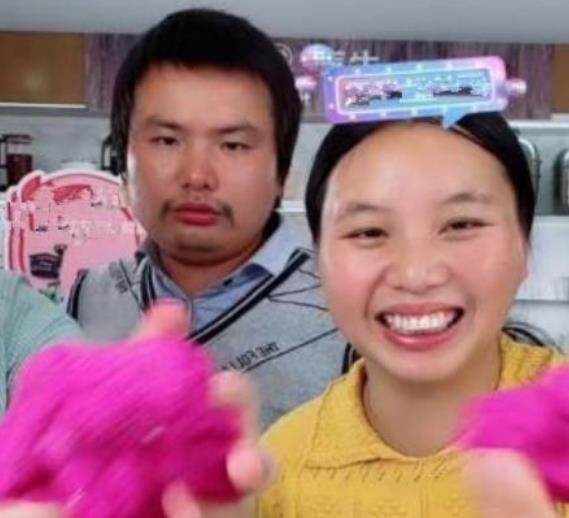 稻谷|牛爱芳晒视频，满崽帮小春花晒稻谷，险被推到，网友：果然是租的