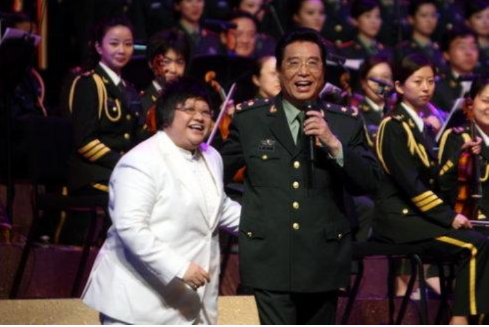 韩红|韩红当年是大学校花？大家以为开玩笑，晒出照片后被惊艳到了