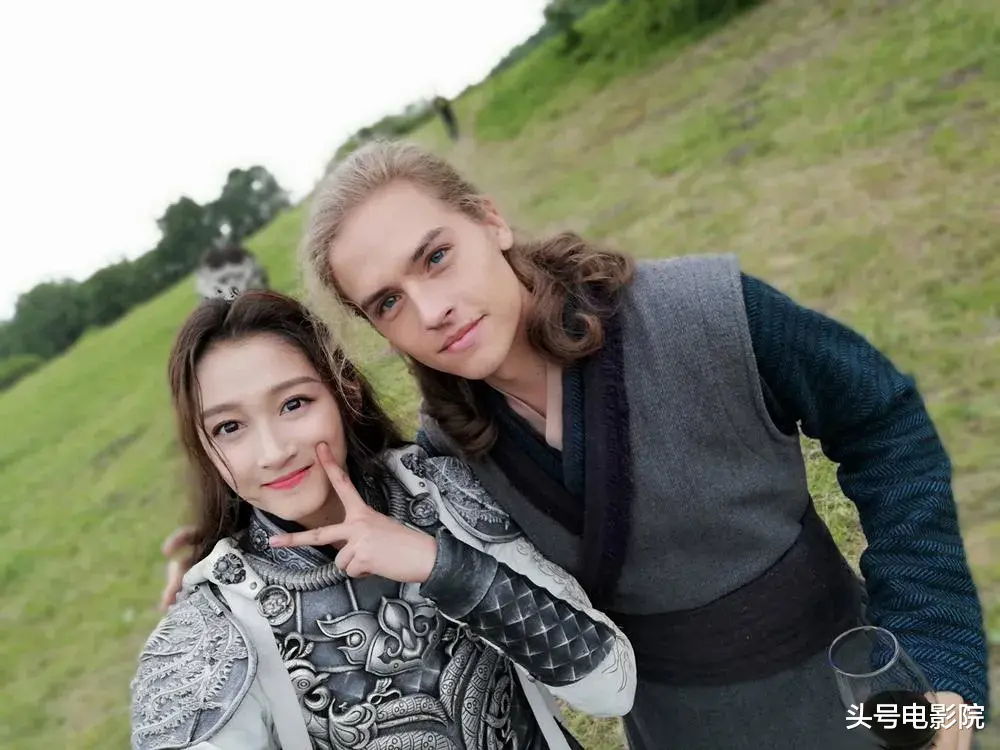 关晓彤|3.8分！姜文胡军出演，陪衬关晓彤，这烂片堪比鹿晗《上海堡垒》