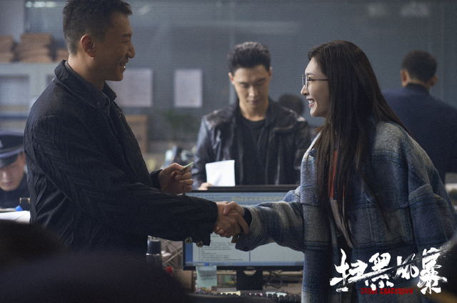 那英|你懂吗？孙红雷为何让老婆演《扫黑风暴》，还是一个大反派