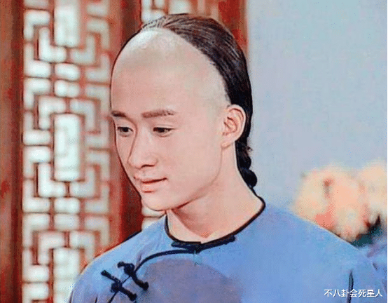 杨幂|清朝辫子装也帅就服这9位，又俊又苏不说，退圈都让人念念不忘