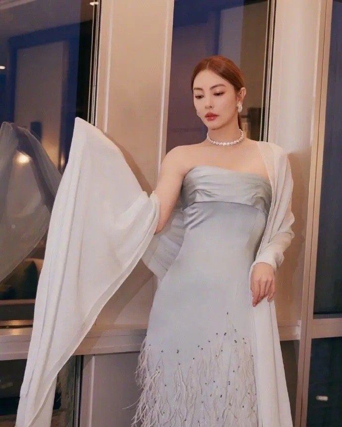 徐冬冬|微胖女神: 柳岩、徐冬冬、刘太阳、张雨绮。谁才是宅男理想？