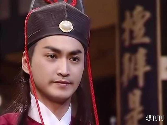 包青天|93版《包青天》主演今昔对比，有人暴富有人穷困，而他已经去世