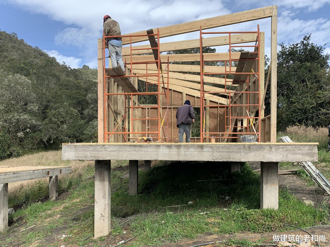 别墅|山间别墅的自我修养，被动式加热系统和若隐若现的呼应山间云雾