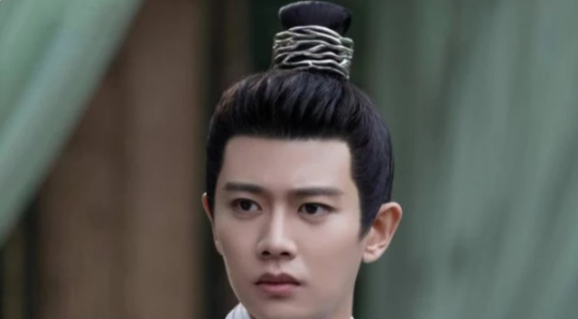 宋茜|李沁新剧《请君》路透出炉，搭档当红小生，看到男主后：追定了