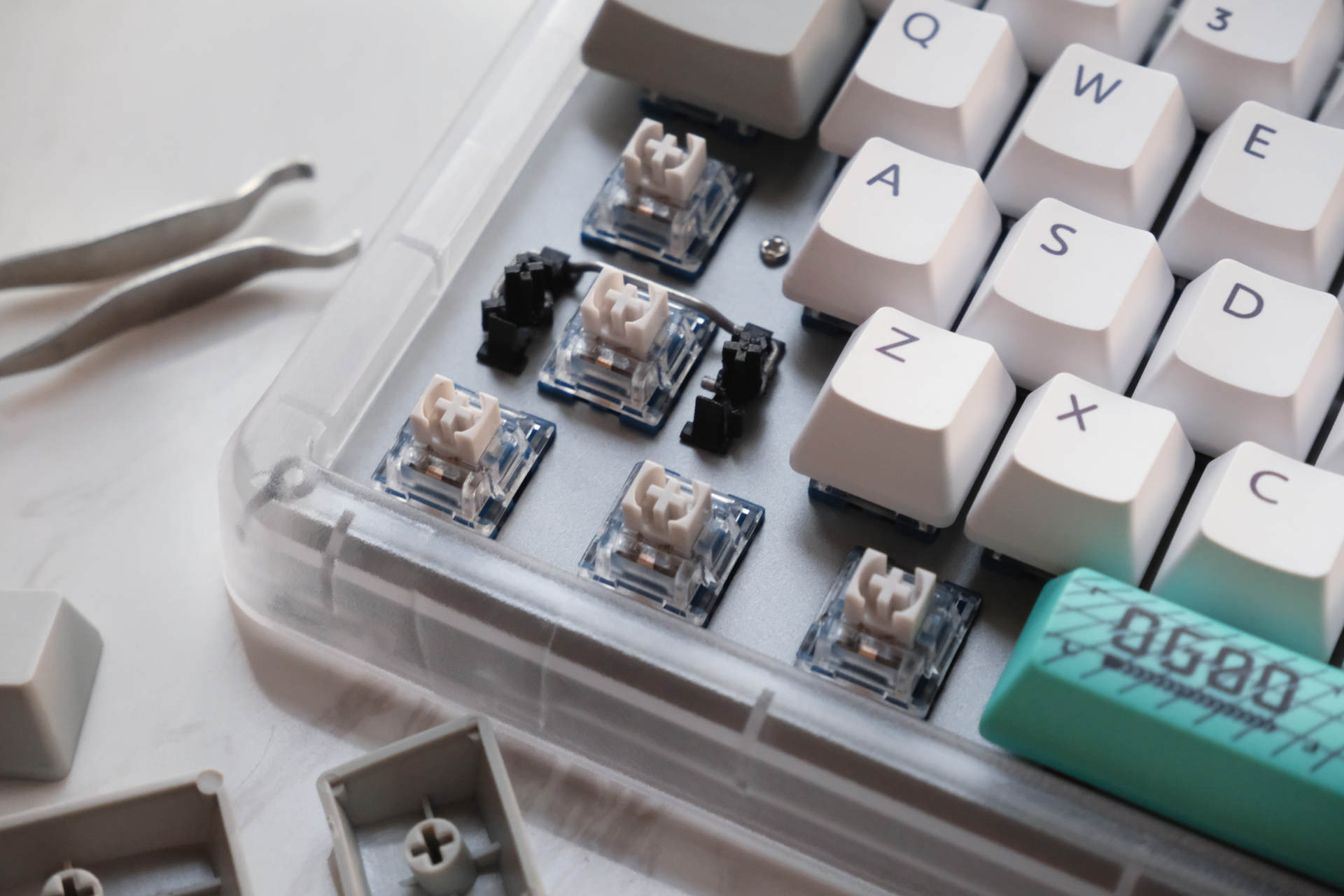 鮮花|糾結圣誕節禮物？不妨可以看看 IQUNIX OG80蟲洞無線三模機械鍵盤