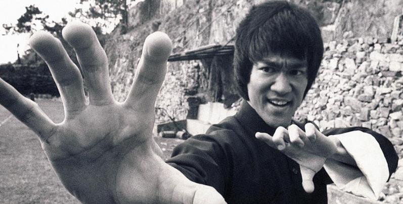 洪金宝|揭露洪金宝闭口不提的事，为林正英出头惹错人，嘴角伤疤拜他所赐