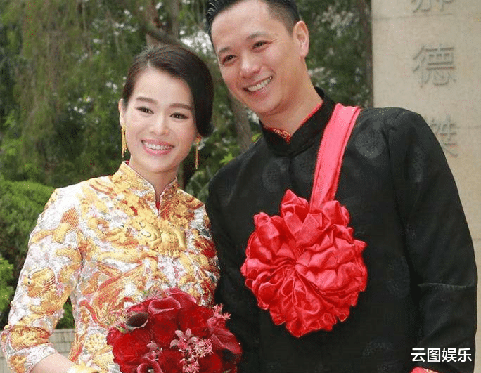 胡杏儿|6位星二代齐聚一堂！李灿森女儿人气高，被胡杏儿次子亲吻脸颊