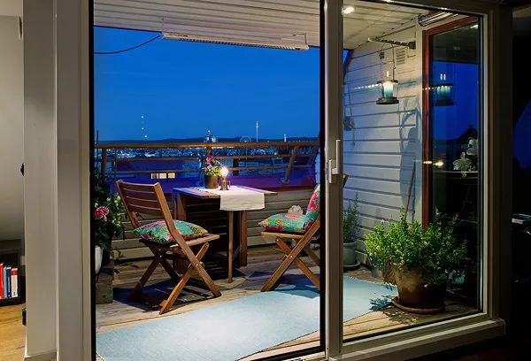 |86㎡顶层房,开发商送的露台铺甲板改休闲区,每1㎡都划分极致