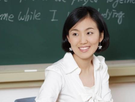 |为何大学校园里，英语老师个个都“美若天仙”，原因很简单