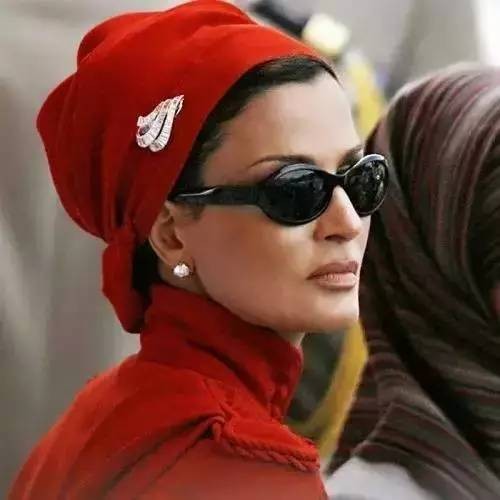 卡塔尔|莫扎：嫁给仇家的囚犯之女，不仅成功复仇，还成为全球最富女人