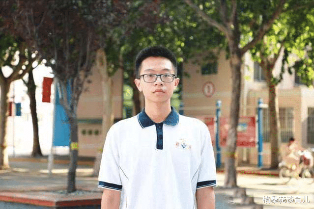格桑花谈育儿|石家庄少年刘泽乾,中考5194名,高一成绩倒数,高考逆袭上北大