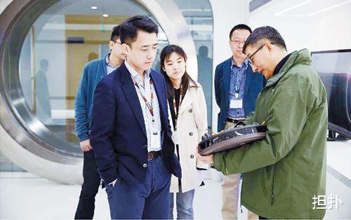 亚马逊|又一家大疆诞生，大学教师带15人创业，如今打造1300亿机器人王国
