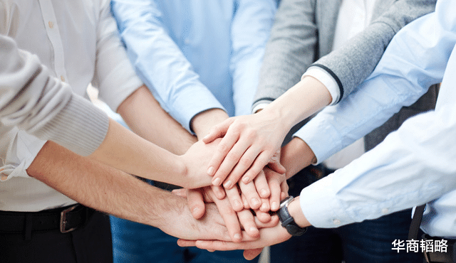 |中国科技巨头很强吗？他仅用7年就赚出了俩阿里加俩腾讯