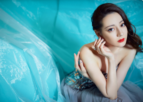 灵熙说珠宝|顶级流量明星：迪丽热巴，穿搭绝美惊艳